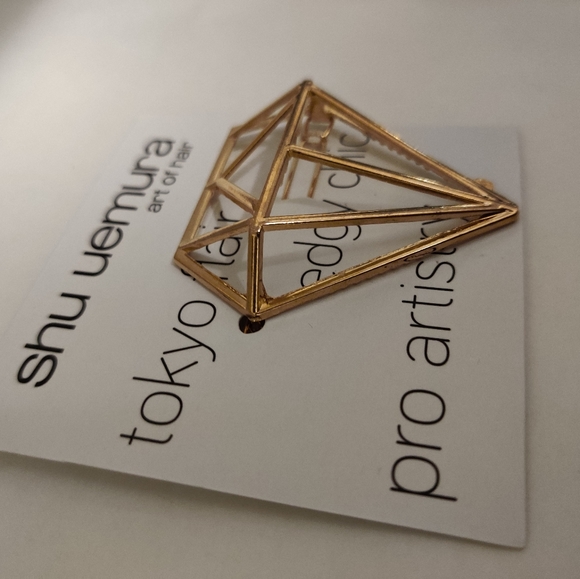 2/$20 NWT Shu Uemura "diamond" 💎 hair clip - Picture 3 of 7